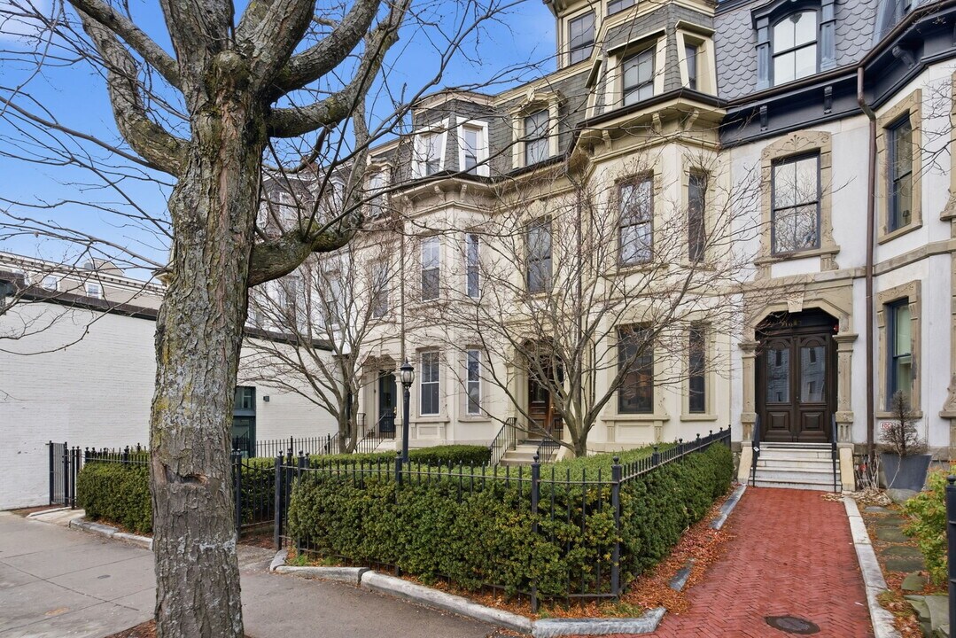1609 Tremont St, Unit 3 in Boston, MA - Foto de edificio
