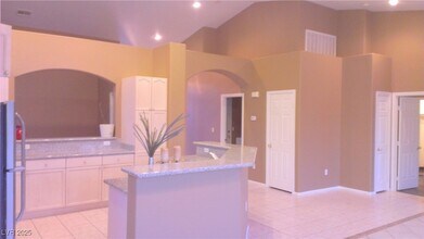 9746 Glittering Star Ave in Las Vegas, NV - Building Photo - Building Photo