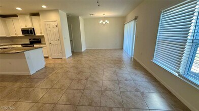 3757 Crofton Court in Ft. Myers, FL - Building Photo - Building Photo