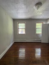 93 Wharton Pl, Unit 2 in West Haven, CT - Building Photo - Building Photo