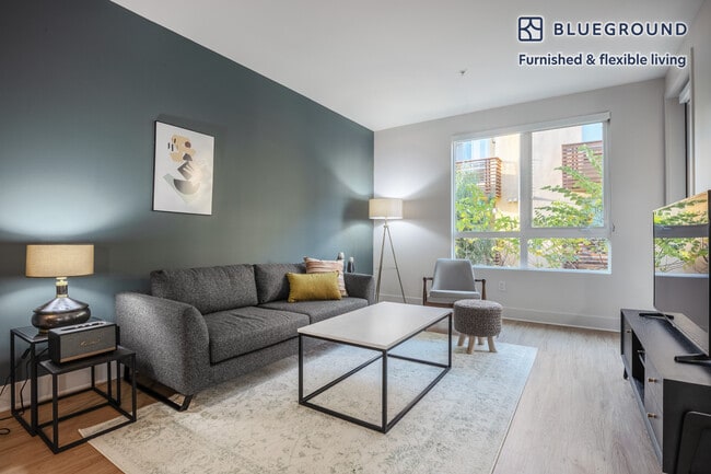 12722 Millennium Dr in Los Angeles, CA - Building Photo - Building Photo
