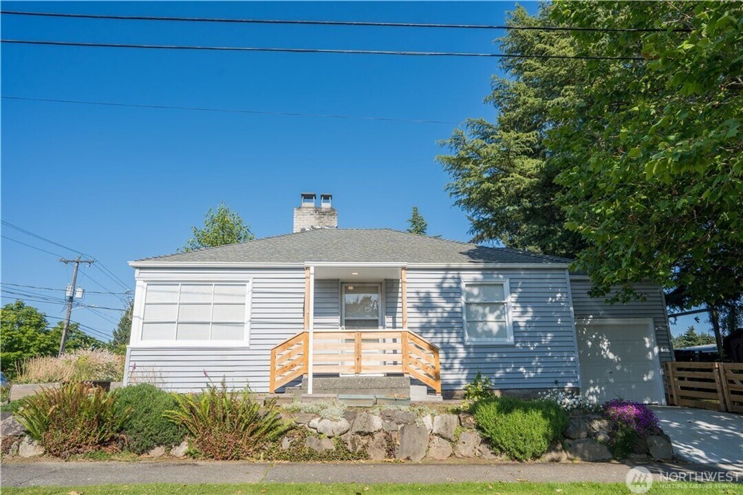 1023 SW Trenton St in Seattle, WA - Building Photo