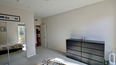 940 Elden Ave in Los Angeles, CA - Building Photo - Building Photo