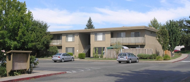 Northridge Terrace in Fair Oaks, CA - Foto de edificio - Building Photo