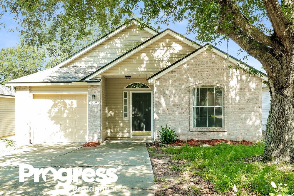 1126 Brookwood Bluff Rd E in Jacksonville, FL - Building Photo