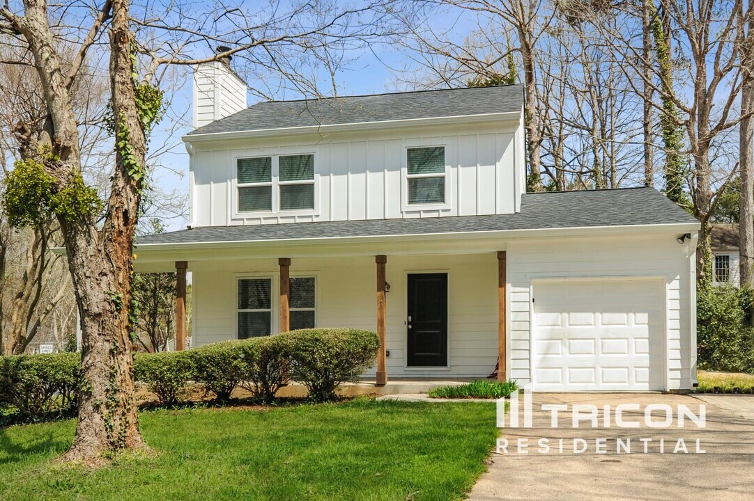 1820 Crestwood Dr NW in Acworth, GA - Building Photo