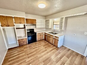 310 N Division St in Asher, OK - Building Photo - Building Photo