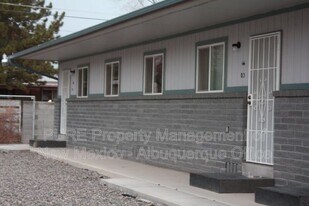 408 E Comanche St in Farmington, NM - Building Photo