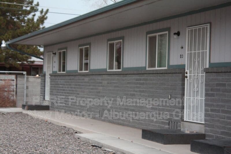 408 E Comanche St in Farmington, NM - Building Photo