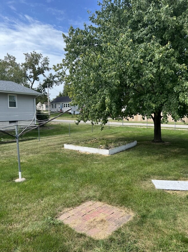 2231 5th Ave in Marion, IA - Building Photo - Building Photo