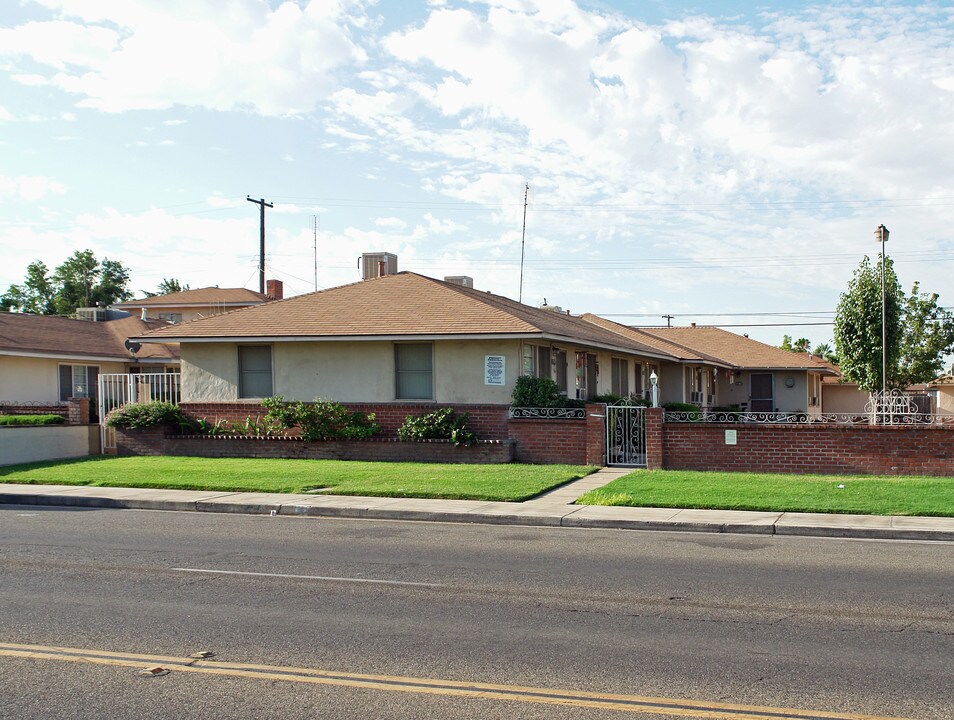 3468-3478 E Clinton Ave in Fresno, CA - Foto de edificio