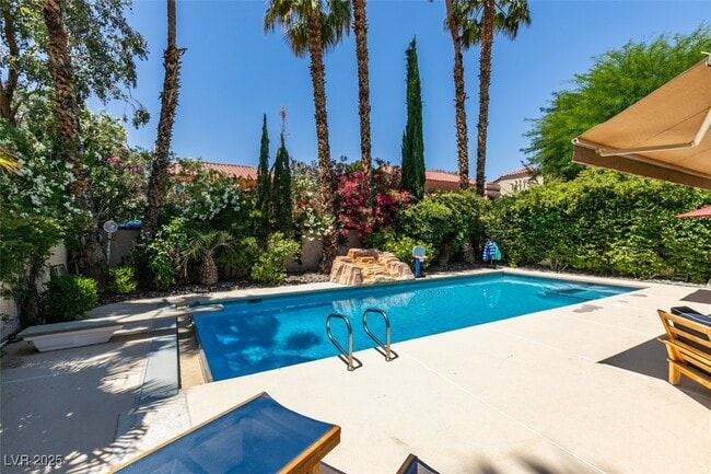 property at 5133 Southern Hills Ln