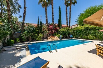 5133 Southern Hills Ln in Las Vegas, NV - Building Photo - Building Photo