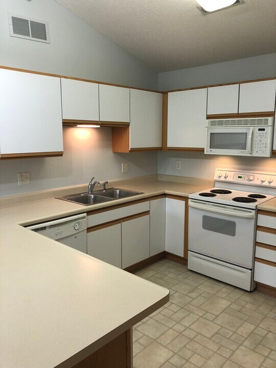 2865 Coral Ct, Unit 301 Photo