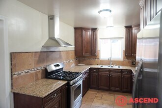 935 University Ave in Bakersfield, CA - Building Photo - Building Photo