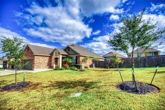 912 Farm Path in Brenham, TX - Building Photo - Building Photo