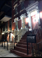 323 S 5th St in Brooklyn, NY - Building Photo - Building Photo