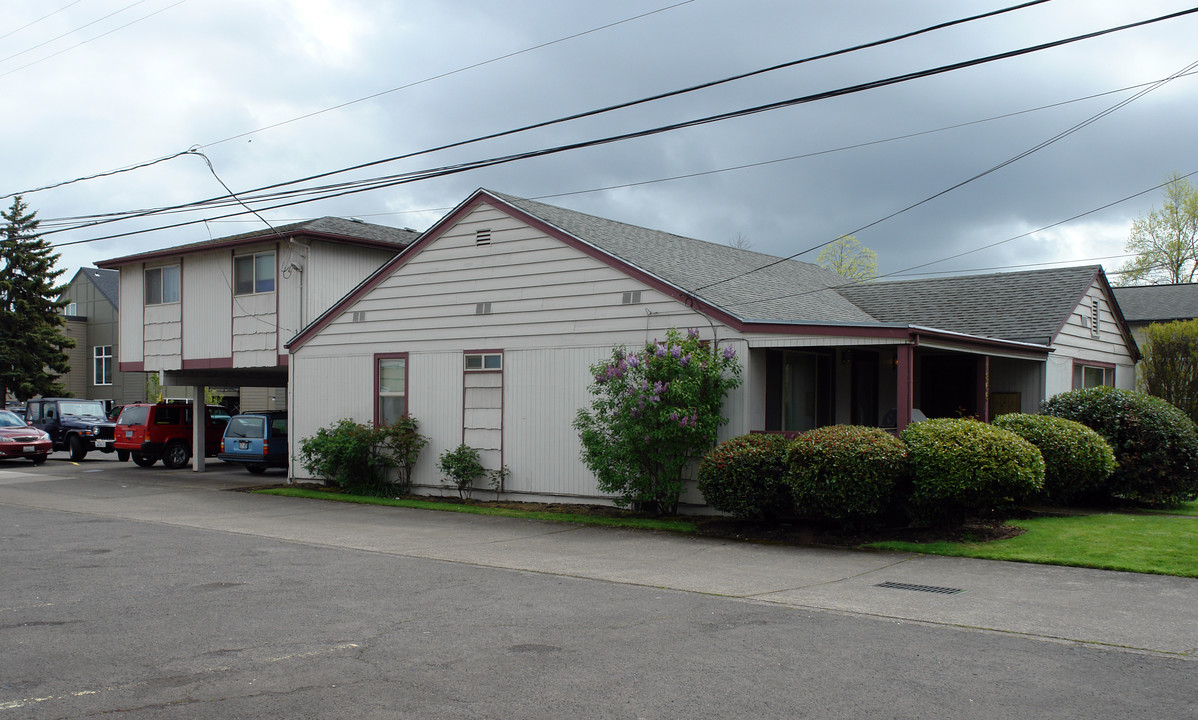 1855 Oak in Eugene, OR - Building Photo