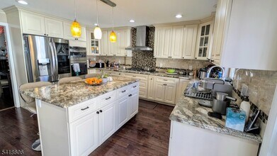 385 Allentown Rd in Parsippany Troy Hills, NJ - Building Photo - Building Photo