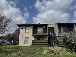 6161 Reims Rd in Houston, TX - Building Photo - Building Photo