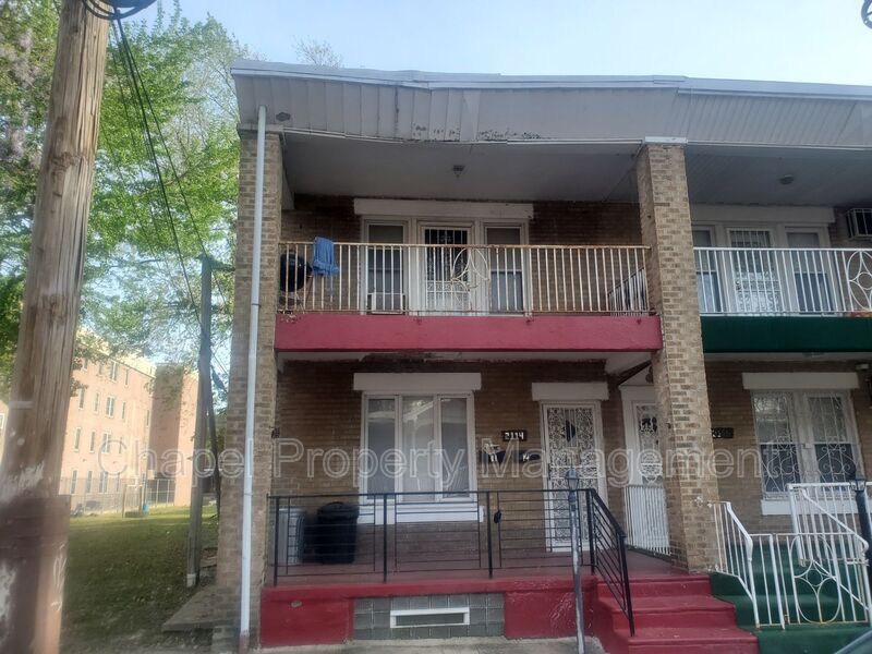 2114 W Pacific St in Philadelphia, PA - Building Photo