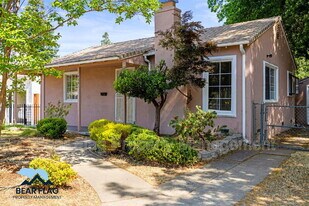 4551 Orinda Way in Sacramento, CA - Building Photo