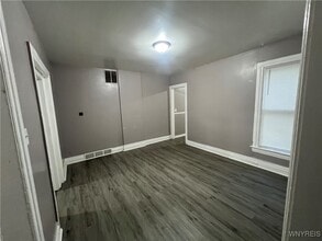 457 6th St in Niagara Falls, NY - Building Photo - Building Photo