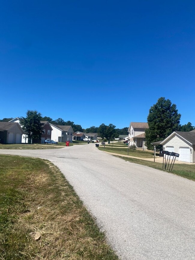 16830 Huntington Ln in St. Robert, MO - Building Photo - Building Photo