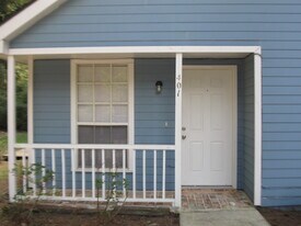 401-403 W 6th Ave in Covington, LA - Building Photo