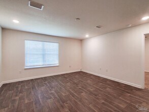 5810 Paddock Way in Pensacola, FL - Building Photo - Building Photo