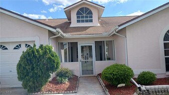 17704 Acacia Dr in North Fort Myers, FL - Building Photo