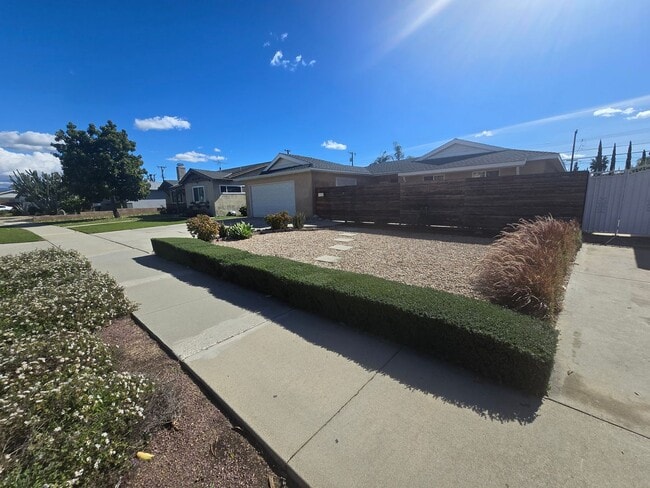 property at 1542 E Colver Pl