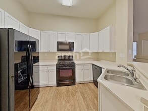 5904 Arrowleaf St in North Las Vegas, NV - Foto de edificio - Building Photo