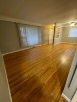 1410 Saunders Crescent in Ann Arbor, MI - Building Photo