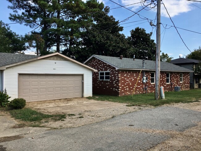property at 3907 Hill Dr