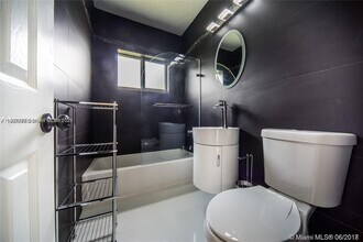 1748 NE 180th St in North Miami Beach, FL - Building Photo - Building Photo