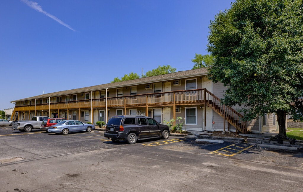 Sugar Creek Apartments in Independence, MO