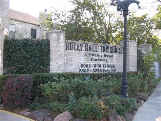 2824 Holly Hall St in Houston, TX - Building Photo - Building Photo