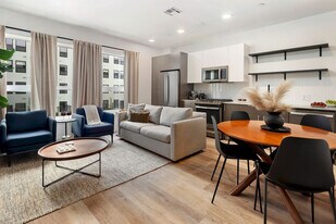 202 Mill Rd in Everett, MA - Building Photo