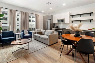 202 Mill Rd, Unit SI FL2-ID1382513P in Everett, MA - Foto de edificio - Building Photo