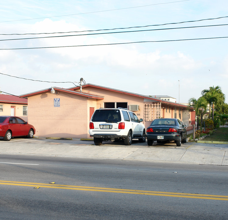 561-567 E 21st St in Hialeah, FL - Building Photo