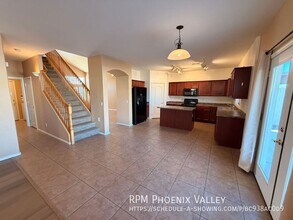 17130 W Lundberg St in Surprise, AZ - Foto de edificio - Building Photo