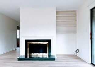 211 Crowfields Dr in Asheville, NC - Building Photo - Building Photo