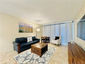 9800 S Ocean Dr in Jensen Beach, FL - Building Photo - Building Photo