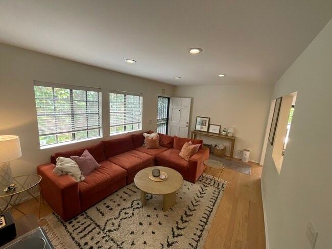 424 Ocean Park Blvd, Unit 1