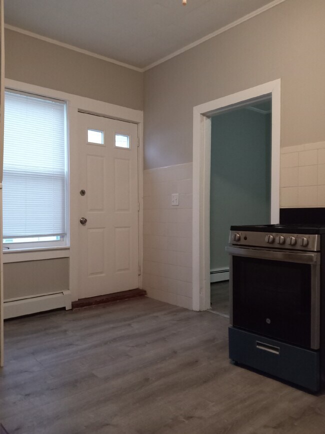 429 Ferry Street in Malden, MA - Building Photo - Building Photo
