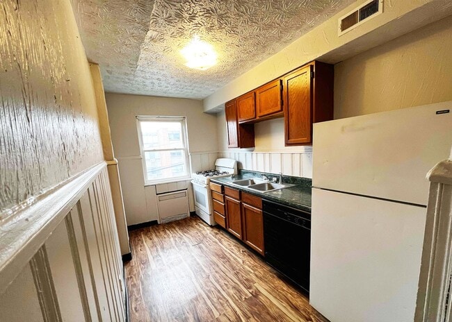 property at 596 Lowell Ave