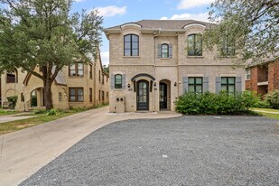 3322 S University Dr in Fort Worth, TX - Building Photo
