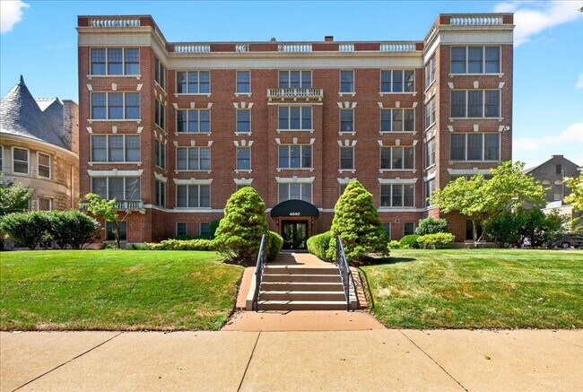 4540 Lindell Blvd in St. Louis, MO - Building Photo - Building Photo