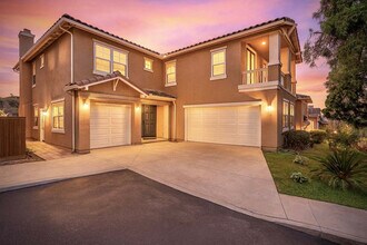 13563 Old El Camino Real in San Diego, CA - Foto de edificio - Building Photo